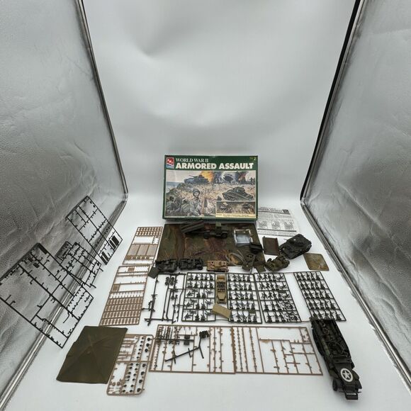 AMT/Ertl World War II Armored Assault Playset +++ Parts Pieces Broken Etc As-Is - Picture 2 of 16